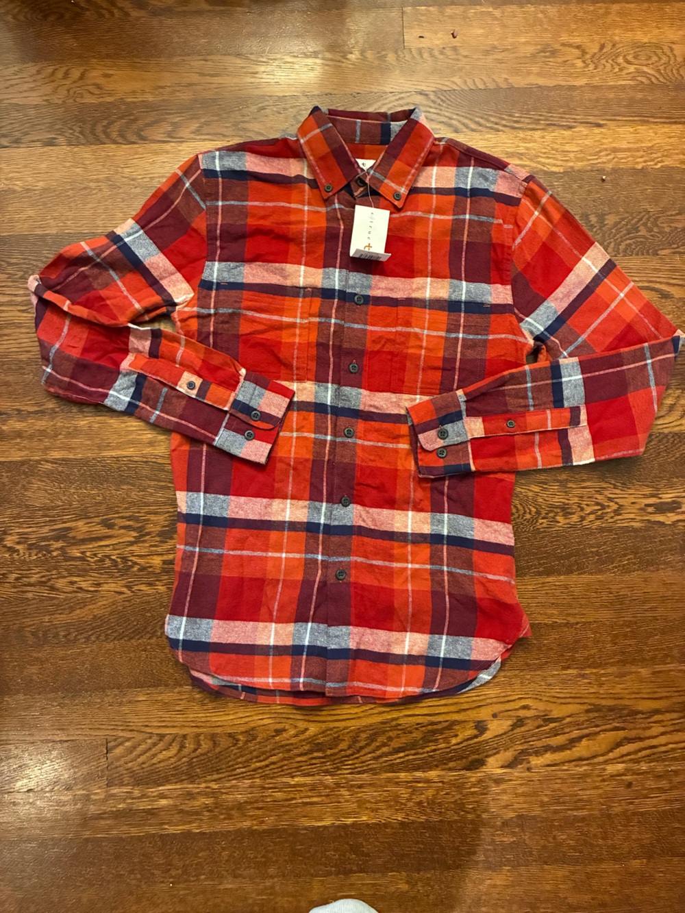 True Craft men’s  Red Plaid Button-Up Shirt flannel shirt size small
